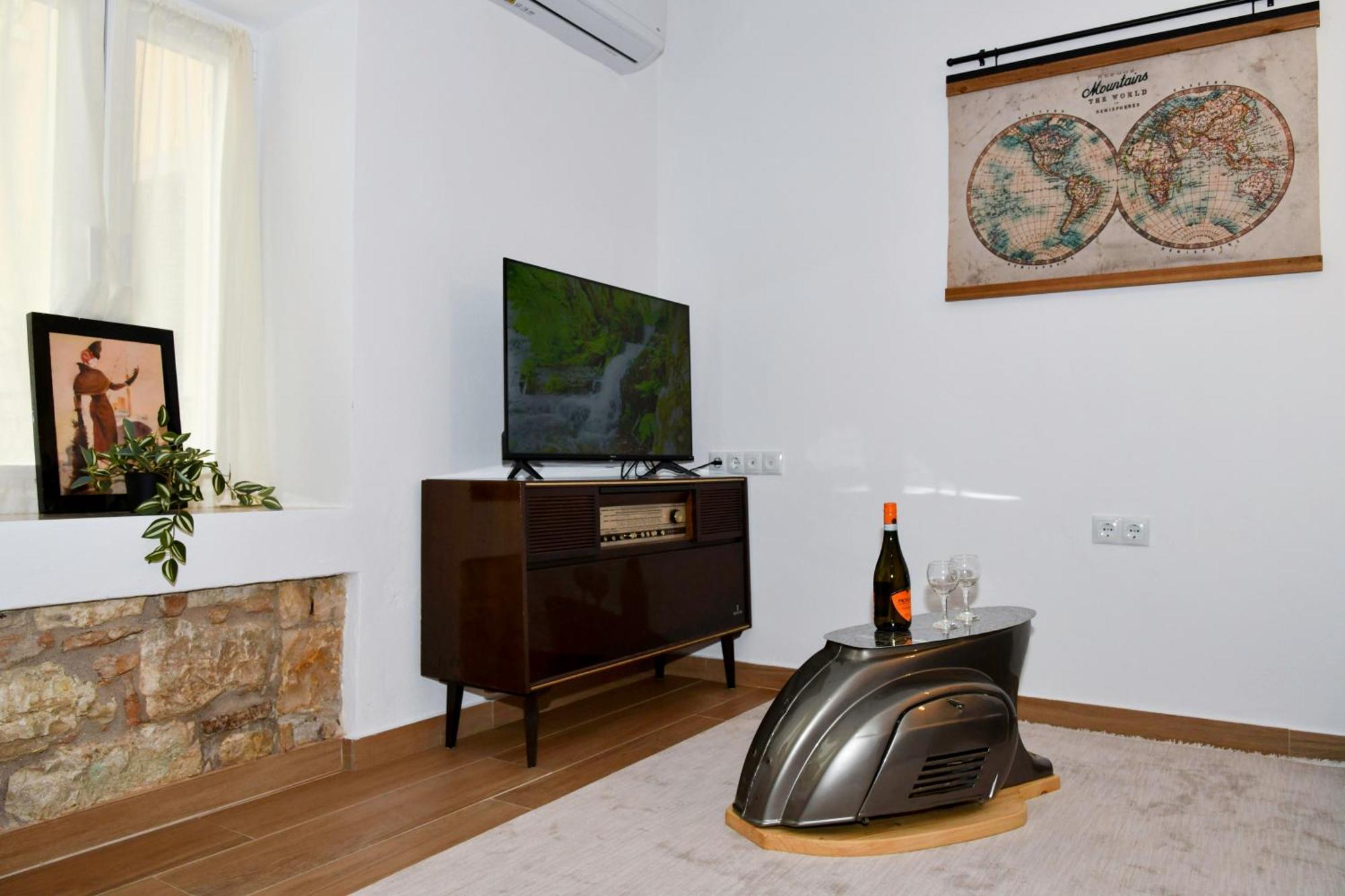 Captain Theo'S Modern Apartment Maria Lefkímmi Exteriér fotografie