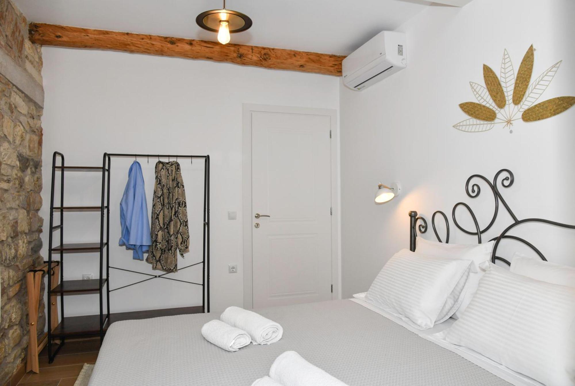 Captain Theo'S Modern Apartment Maria Lefkímmi Exteriér fotografie